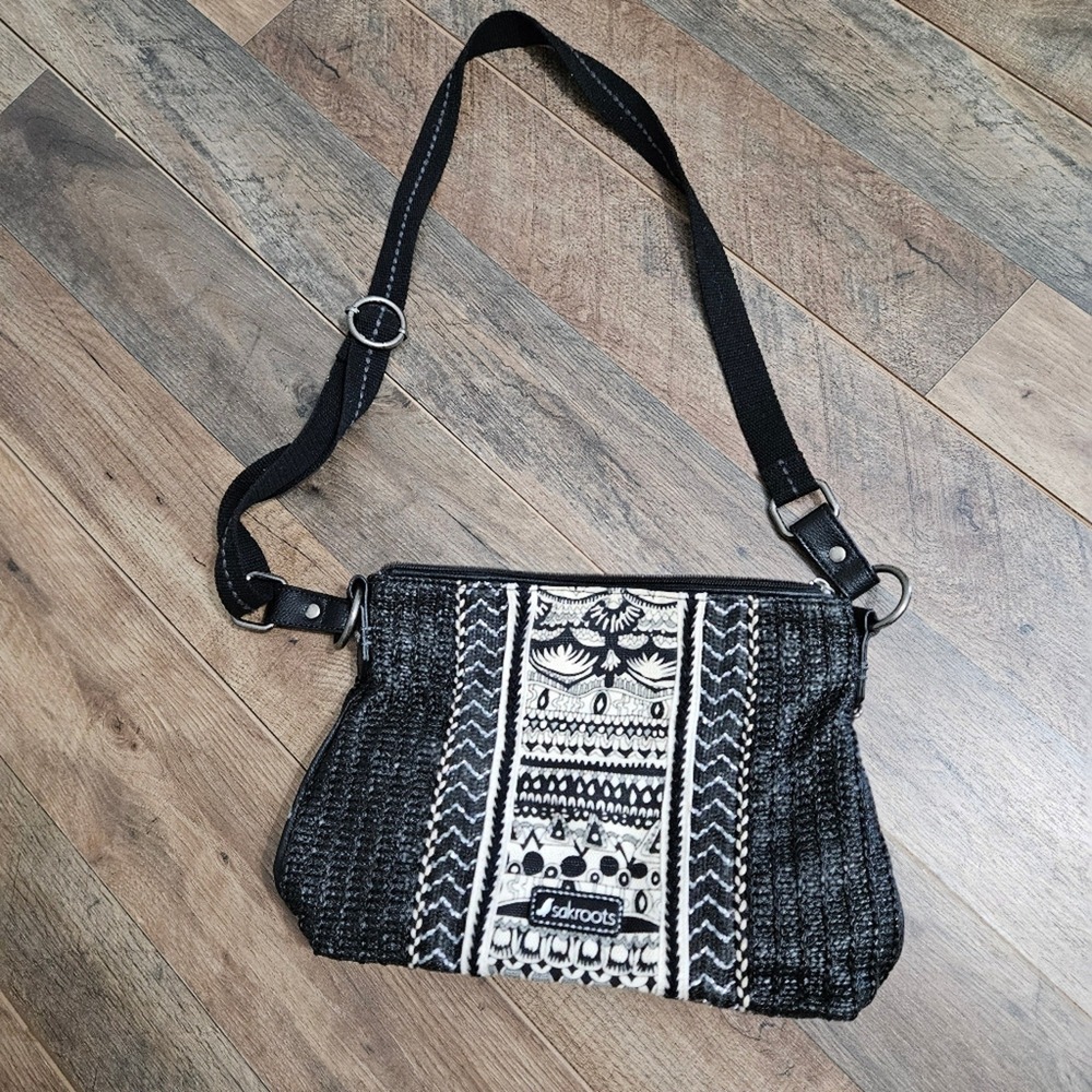 Sakroots Artist Circle Black White Crochet Canvas Crossbody Bag Boho Messenger